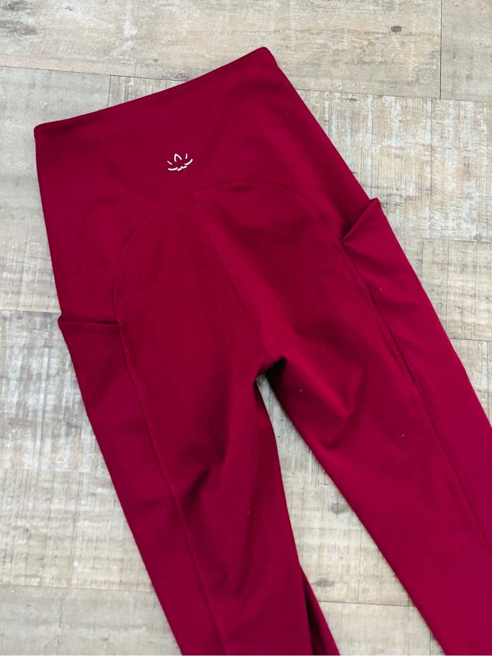 Beyond Yoga Be Free Pocket Legging size Small red burgundy - Picture 3 of 4